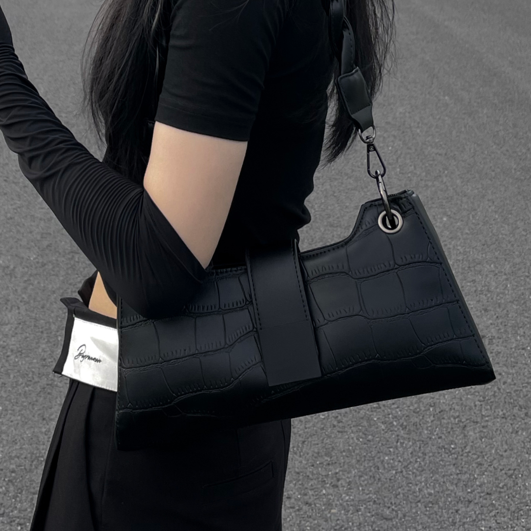 N'altravolta – Bag