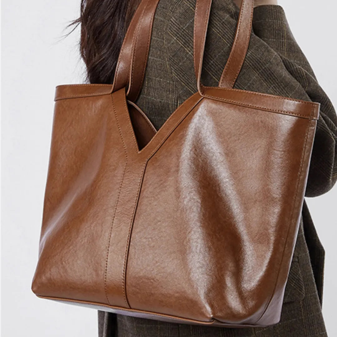 Sophia – Minimalist Hobo Bag