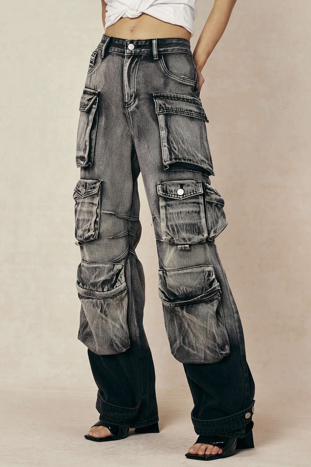 Sabbia – Y2K Multi-Pocket Cargo Denim