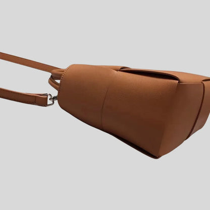 Carlotta – Woven Crossbody Trend