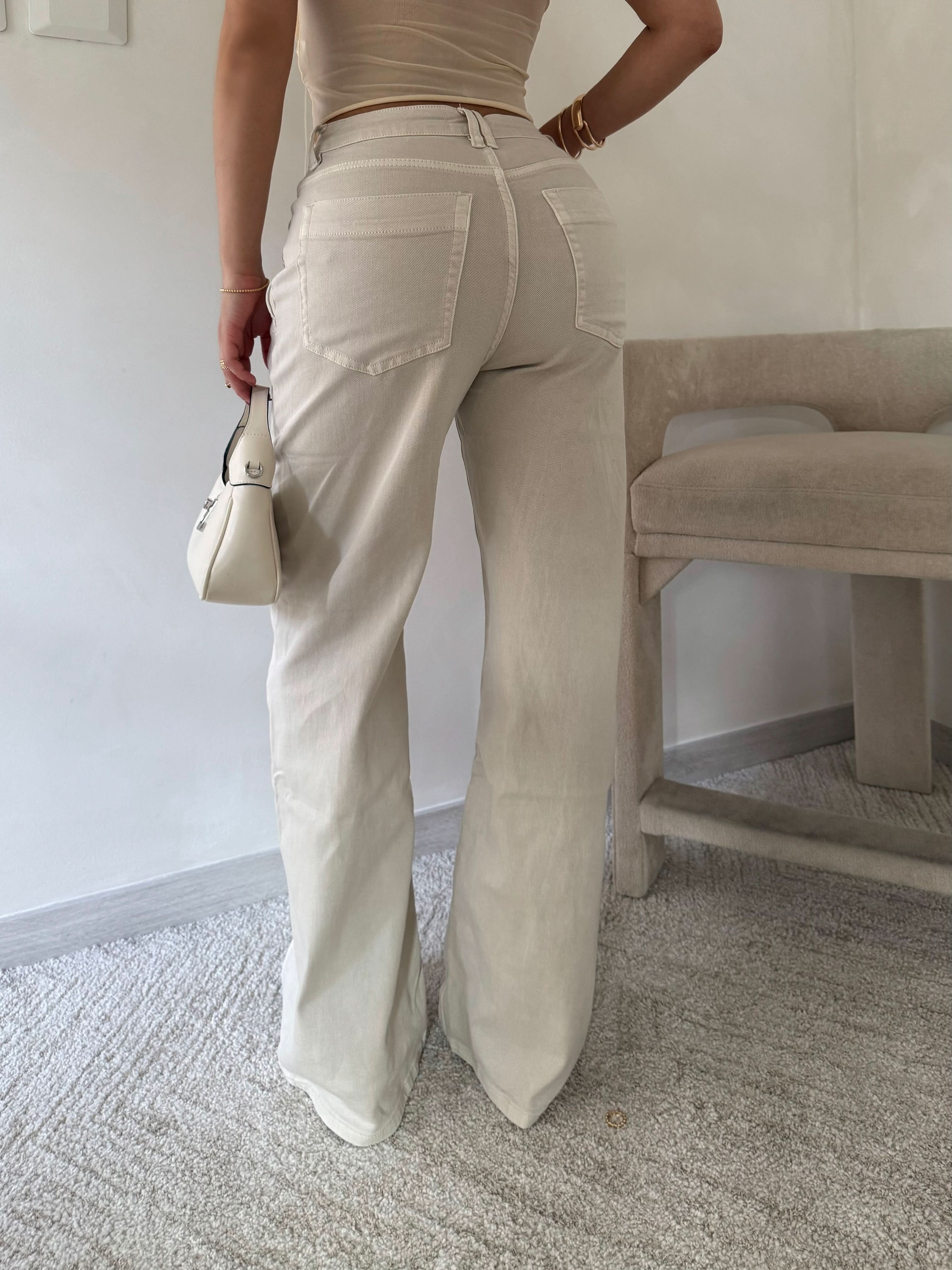Coco Crema – Mid-Waist Jeans