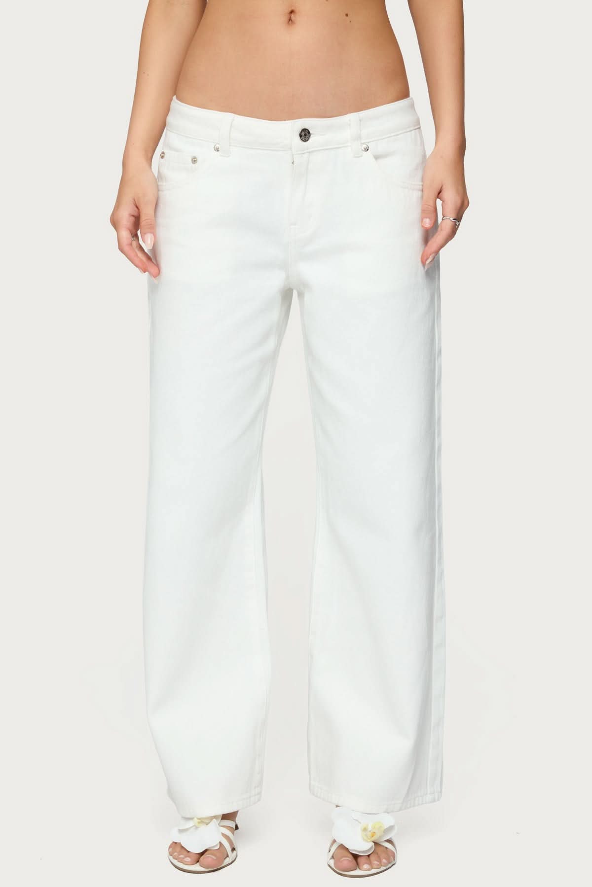 White Crush – Low Rise Slouchy Jeans