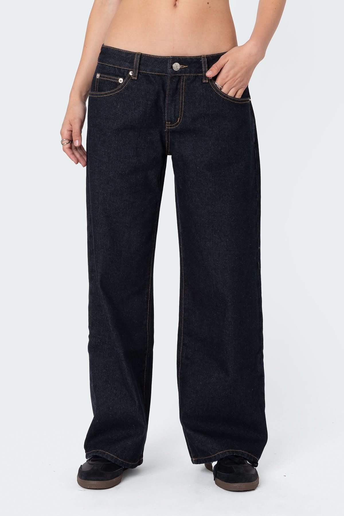 Noir – Low Rise Jeans