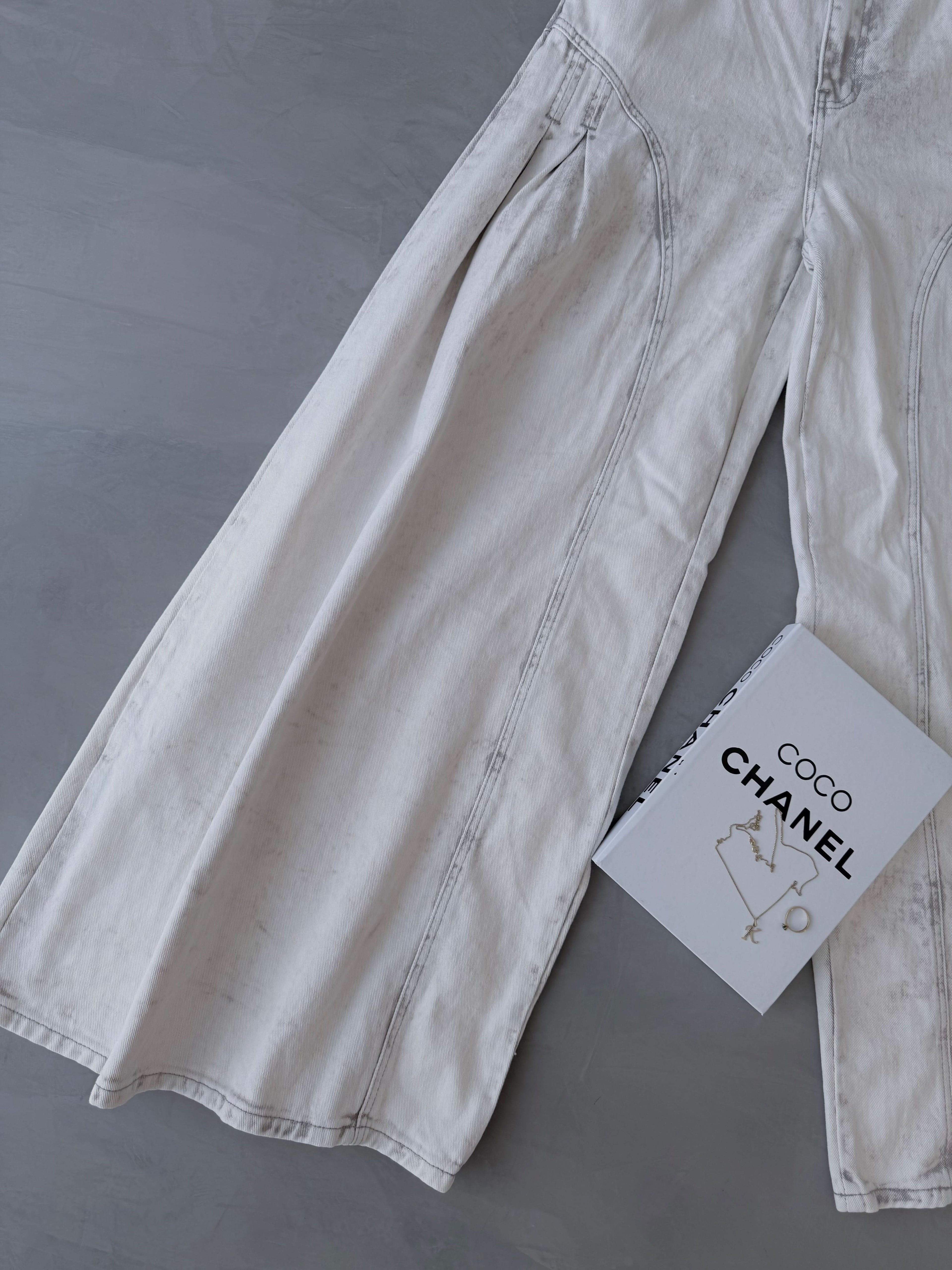 Loba Blanca – Waist Snatched Jeans