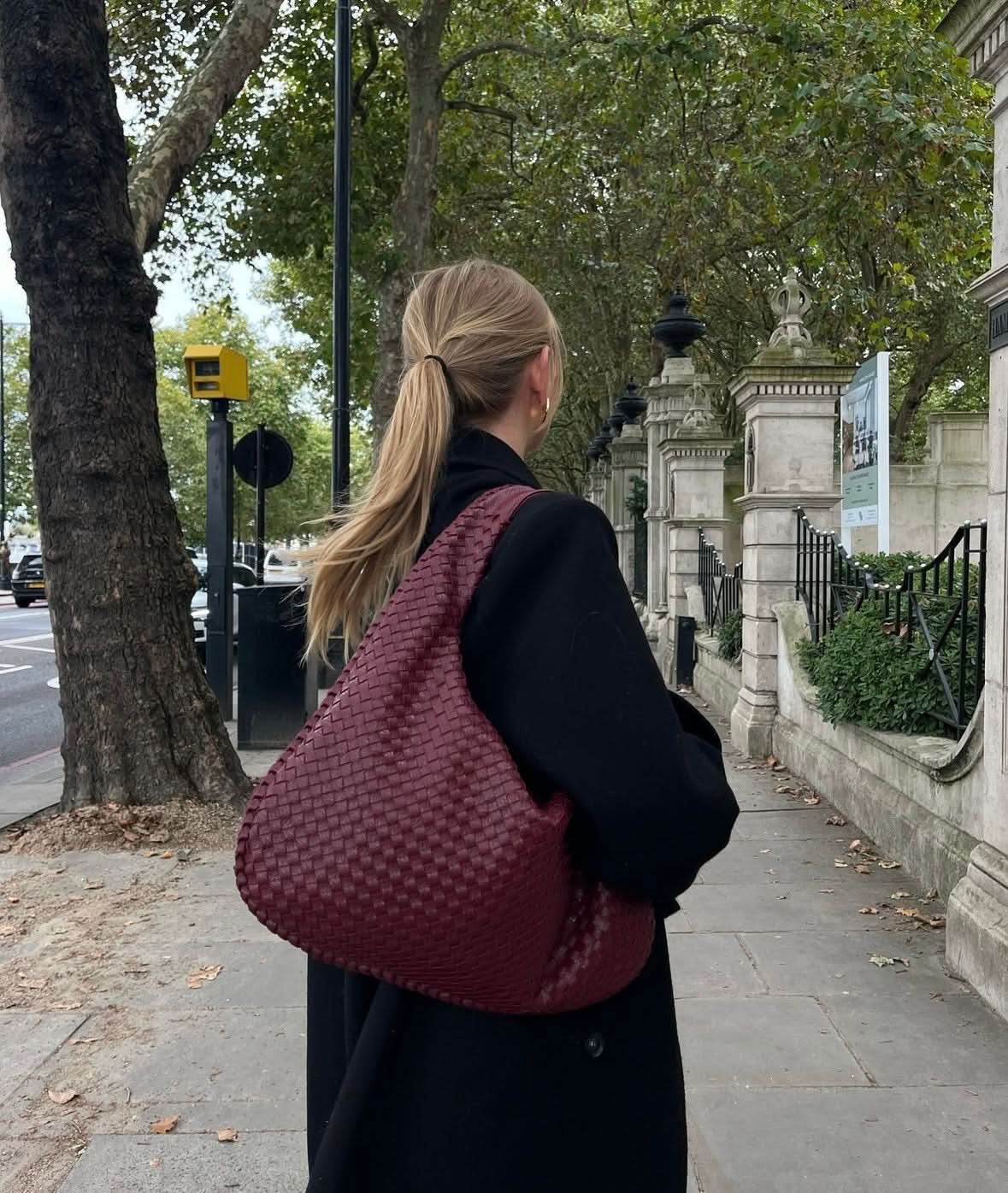 Vanta Hobo – Burgundy