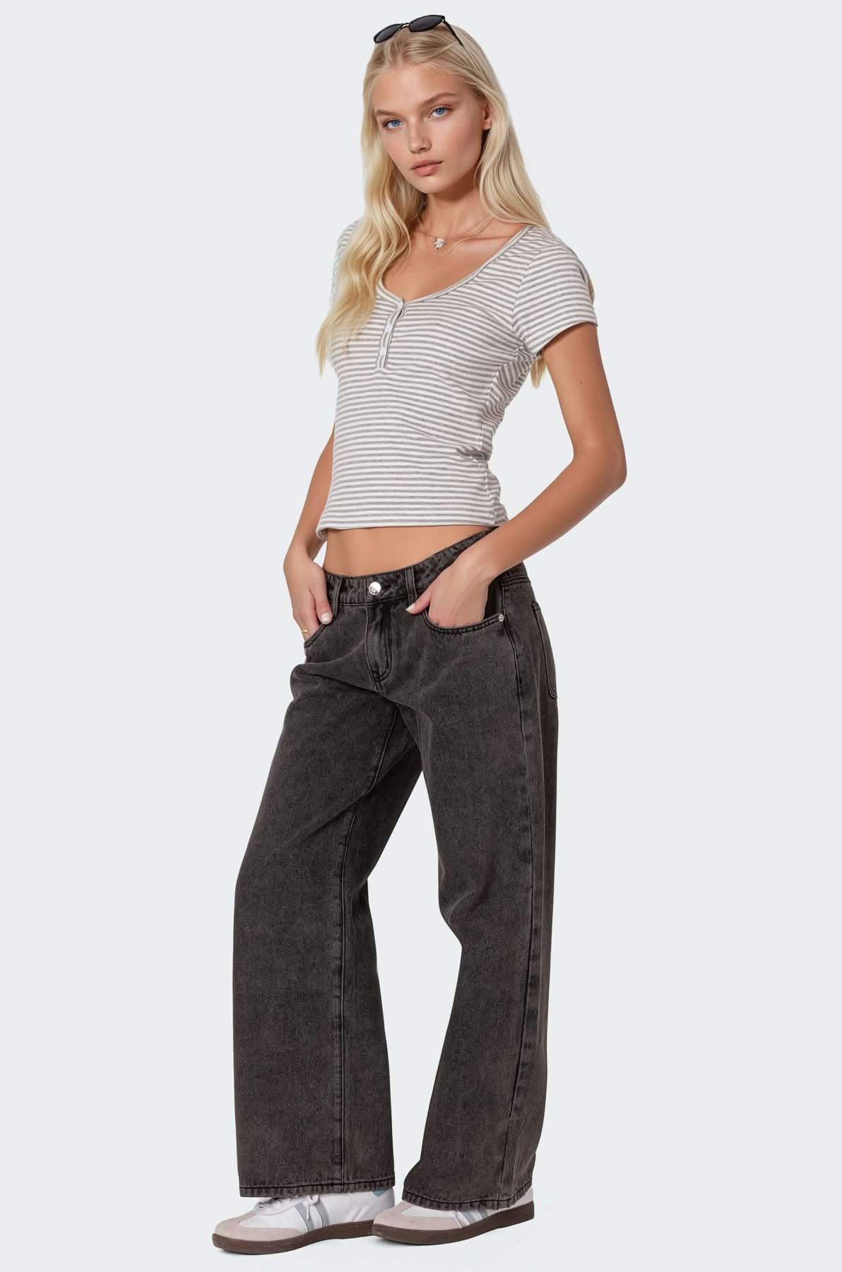 Blackout Baby – Low Rise Jeans